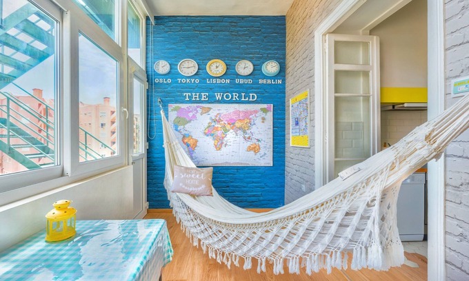 Penha de Franca Wohnung | Travel Themed Home | Office Balcony Loft