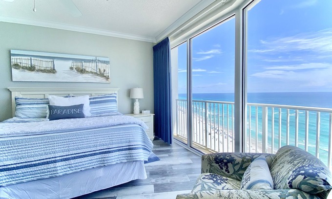 Panama City Beach Eigentumswohnung | Gönnen Sie sich! GULF Front 2 Bedroom Condo KOSTENLOSE Liegestühle & FREE Ice Cream!