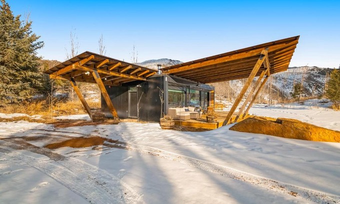 Carbondale Haus | Tree Farm Sanctuary