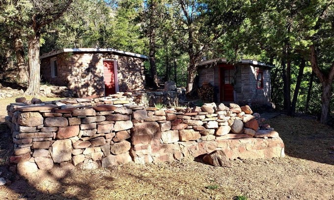 Jemez Springs Kabine | Tree Top Studio
