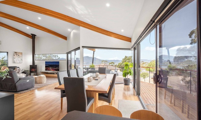 Rosetta Haus | Tree Top Views - 4 Bedroom House - Rosetta