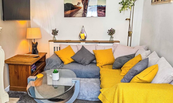 Port Talbot Haus | Tree Tops by StayStaycations