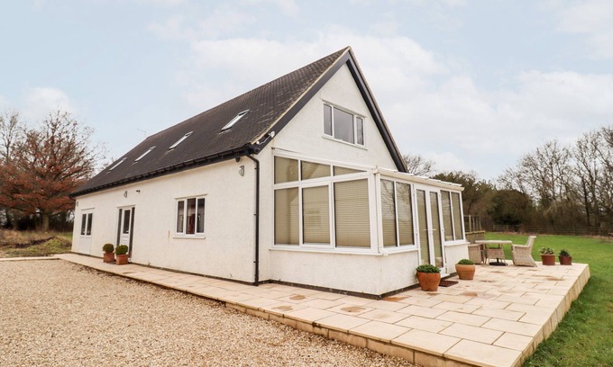 Stonesfield Hütte | TREE TOPS, family friendly, with hot tub in East End