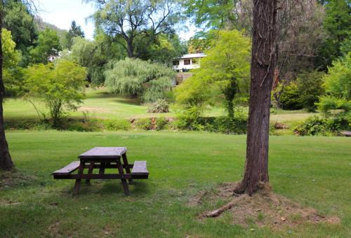Wandiligong Haus | Tree View Cottage