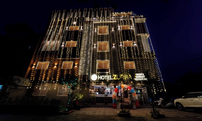 Bhopal Hotel | Treebo Premium Zorba