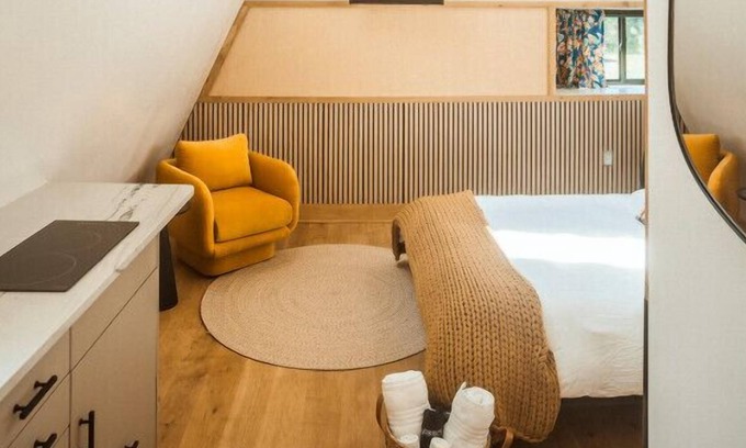 Sodus Kabine | Treehouse 2 Honeymoon Treehouse Escape & Spa w private hot tub