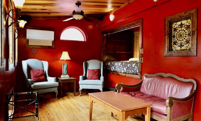 Stanardsville Wohnung | Treehouse at the Castle