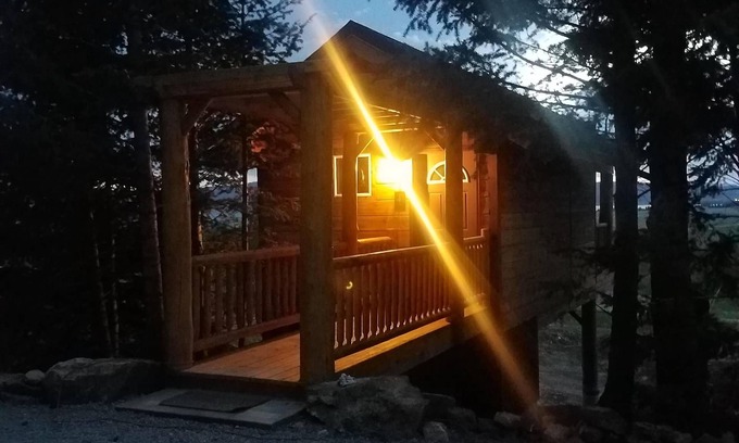 Island Park Wohnung | "Baumhaus" Neubau! In der Nähe von Yellowstone!