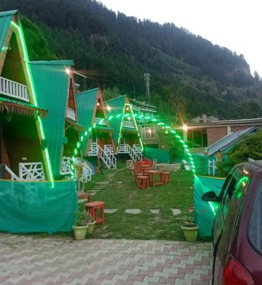 New Manali Skihütte | Treehouse near mall rd for 4 person