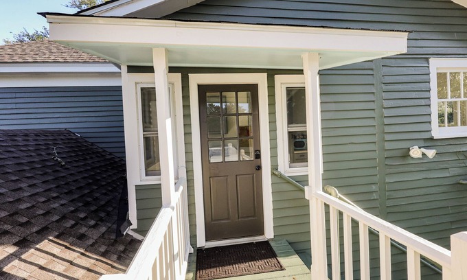 Thomasville Hütte | Treehouse views in Historic Downtown Thomasville, Georgia