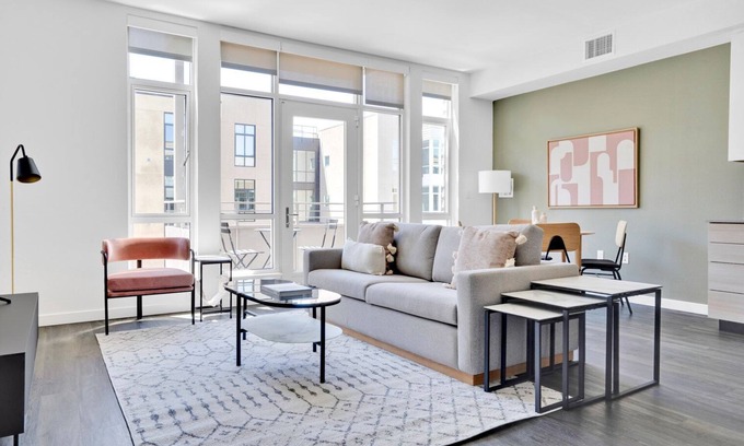 Southwest Berkeley Wohnung | Trendy Berkeley 1BR w/ Gym, W/D & Roof, near Highways, by Blueground