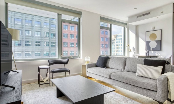 Navy Yard Wohnung | Trendy Navy Yard 1BR w/ Gym & W/D, steps from Nats Park, by Blueground