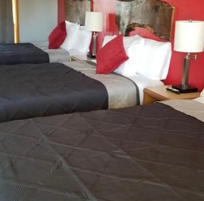 Dickeyville Hotel | Tri-State Wood Inn