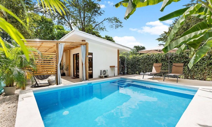 Matapalo Hütte | Tropical Tiny House with Private Pool