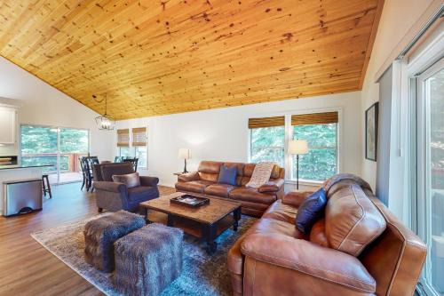 Truckee Haus | Trout Creek Retreat