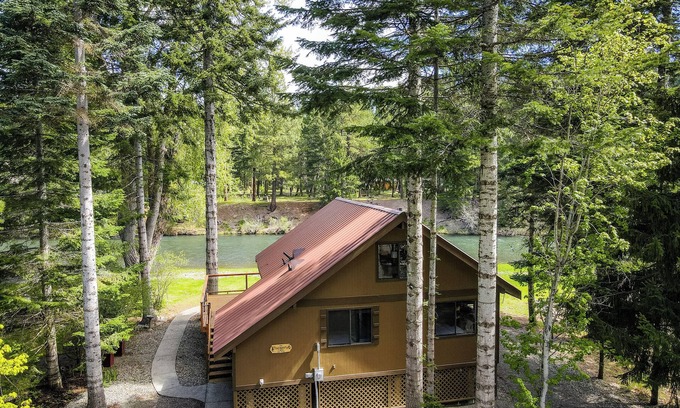 Cle Elum Haus | Trout Hunters Riverside Cabin on the Yakima River!