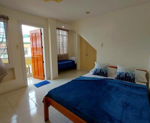 Romblon Island Wohnung | TST Transient Home - WiFi Access, Kitchenette, Private Bathroom