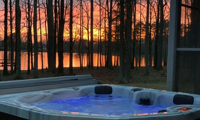 Cedar Bluff Haus | Tucked Away on Weiss Lake