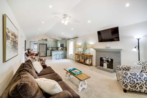 Cherry Street Haus | Tulsa Vacation Home about 3 Mi to Downtown