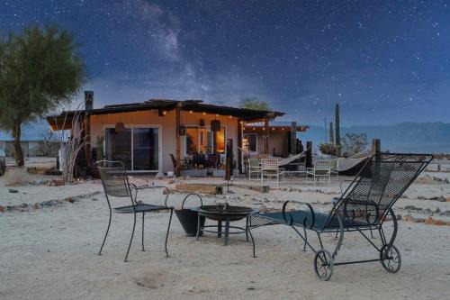 Wonder Valley Haus | Twentynine Palms Desert Oasis with Pool and Hot Tub!