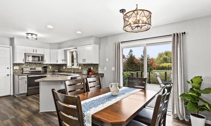 East End Haus | Twin Port Resort - Sauna & Attached Garage!