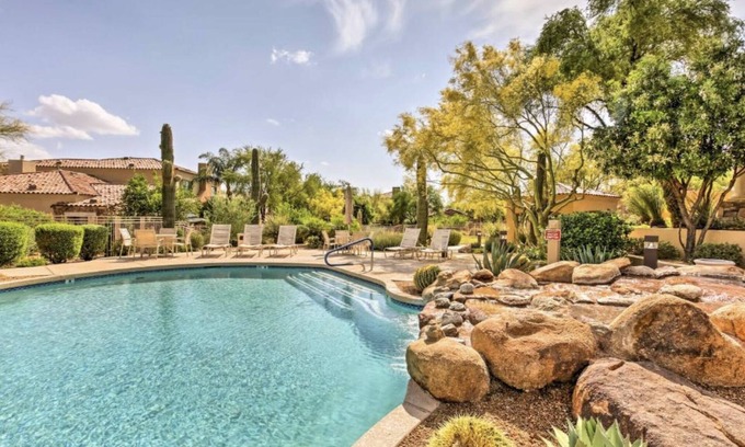 North Scottsdale Eigentumswohnung | TWO 2 bdrm condos in Grayhawk, resort pool & mountain views ground or top floor