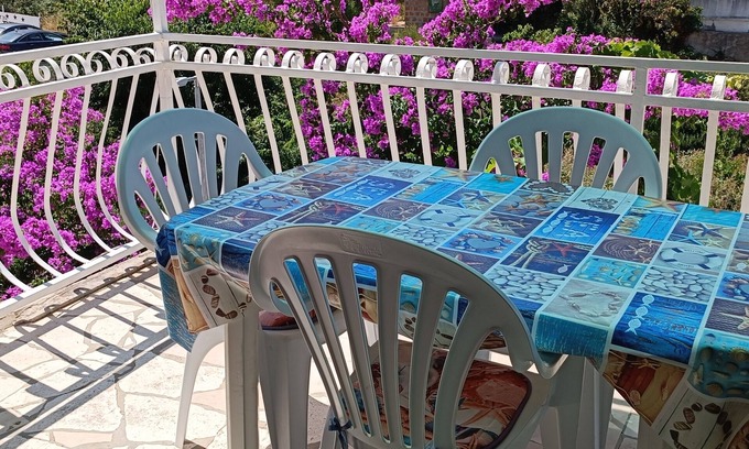 Sutivan Wohnung | 2-Zimmer-Ferienwohnung mit Terrasse und Meerblick Sutivan, Brac (A-21426-a)