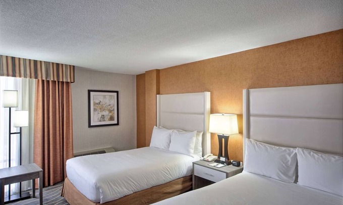South Portland Hotel | Two Family Ready Room | Free Breakfast and Parking | Free Airport Shuttle