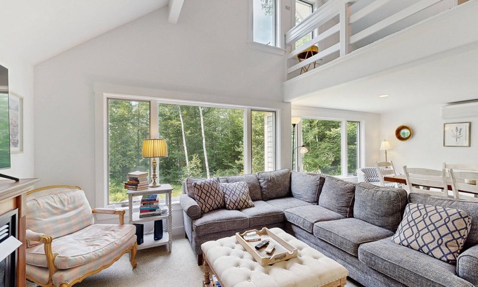 Intervale Haus | Two-level home near Story Land with deck, firepit & W/D