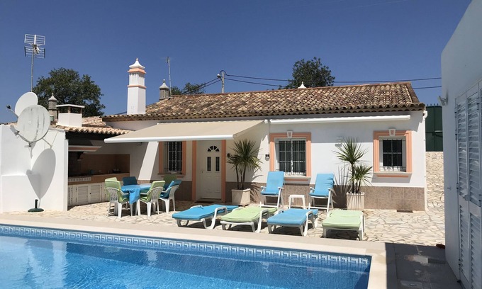 Gorjoes Haus | Typisches Haus mit privatem Pool in der authentischen Algarve - Free wifi