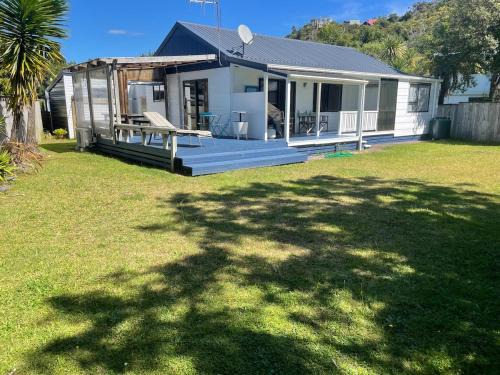 Tairua Haus | Typical Kiwi Family Holiday Home in the Coromandel