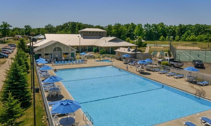 Sheridan Haus | Ultimate Family Resort Destination with Pools & Scenic Views | Free Parking