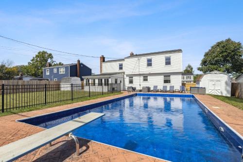 Parma Haus | Ultimate Group Escape Heated Pool - 12 Guests