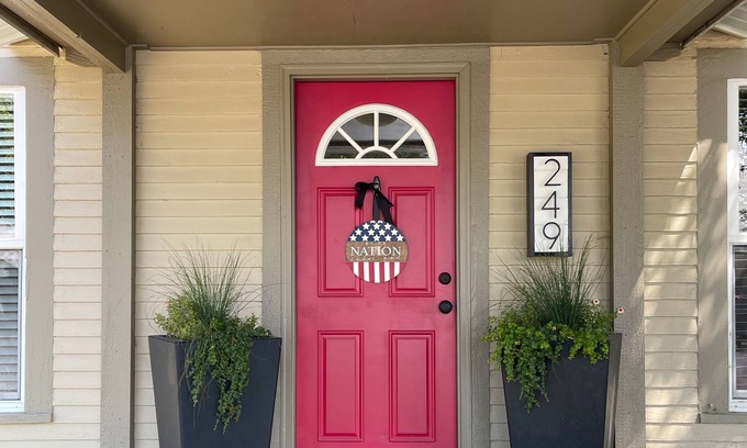 Pilot Rock Haus | Under the Bluff Bungalow