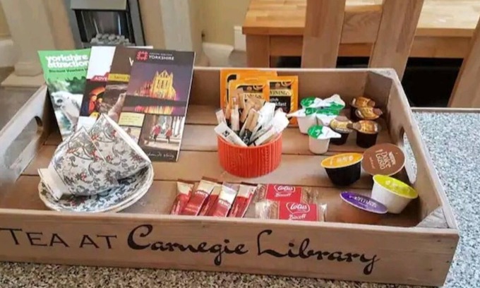 Swinton Wohnung | Unique Carnegie Library Apartment
