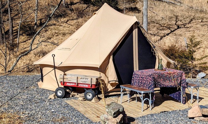 Seneca Rocks Wohnmobilvermietung | Unique, luxurious, & comfy yurts with world-class views of Seneca Rocks!