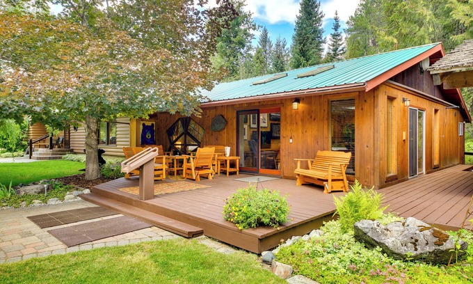 Nordman Kabine | Unique Nordman Retreat 1 Mi to Priest Lake!