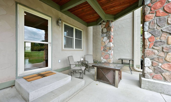 Birchwood Eigentumswohnung | Unit 109 2 Bdrm/ 2 Ba 2 Bedroom Condo