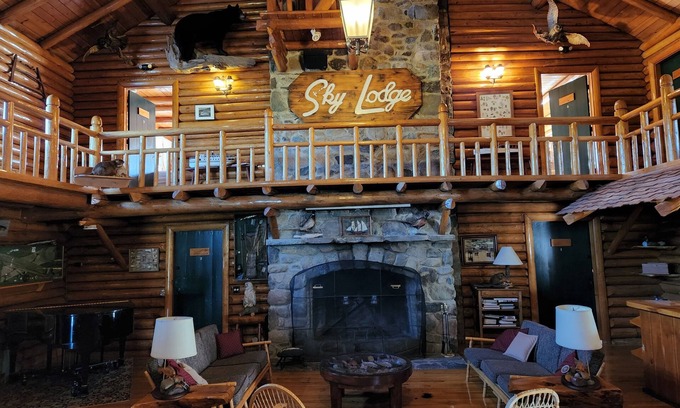 Moose River Kabine | Unity Environmental University