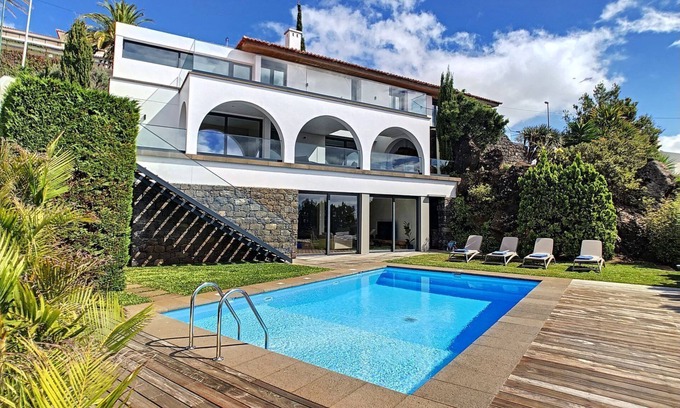 Garajau Haus | Unmei Villa by LovelyStay