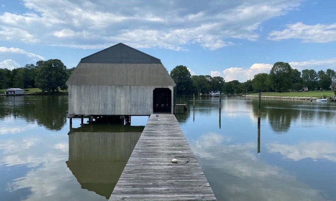 Compton Haus | Unplug and unwind at your Leonardtown waterfront vacation home!