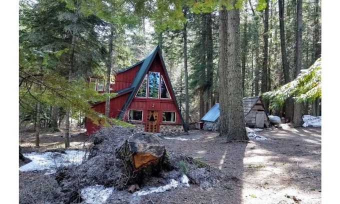 Baker City Kabine | Unplug! Tranquil, Private, Pet-Friendly Rustic Cabin in the Woods