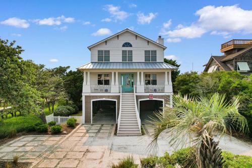 Pawleys Island Haus | Unwind and Indulge at Five Stars Beach Home