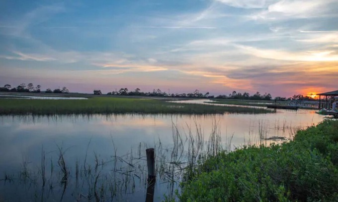 Tybee Island Haus | Unwind and relax in this quiet marsh oasis on Tybee Island