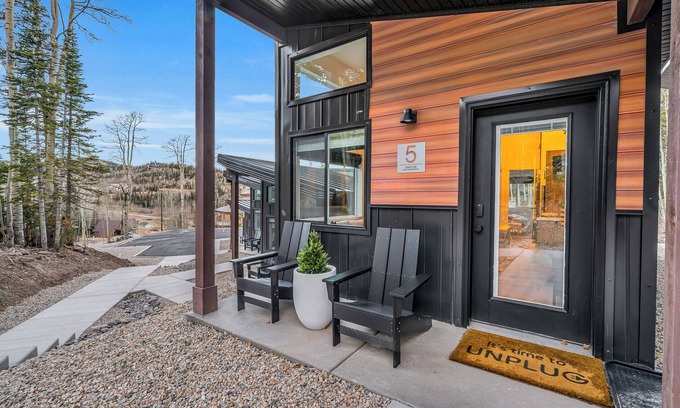 Steam Engine Meadows Kabine | Unwind and Unplug at #5 Tiny Cabin