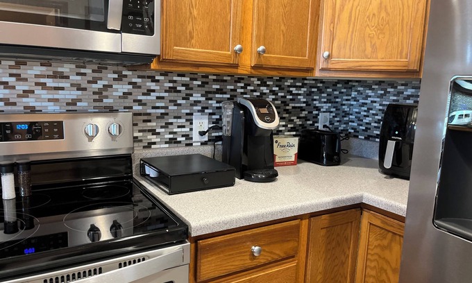 Blaine Haus | Unwind in style at our Cozy-lakefront townhome retreat. Conveniently located.