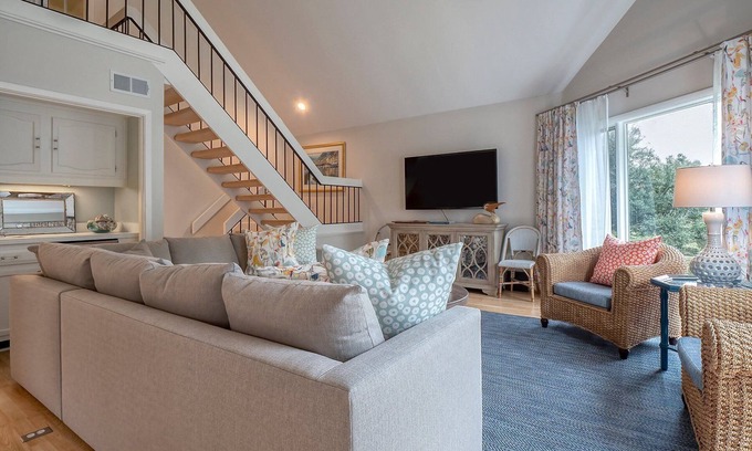 Spinnaker Beachhouses Haus | Updated, 3BR End Unit Spinnaker w/ Beach Boardwalk Access Across Street! Amenity Cards!