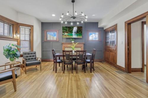 Merion Village Haus | Updated 4BD House Near German Village w Parking