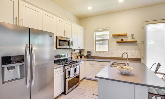 Chandler Wohnung | Updated Apt: 6 Mi to Dtwn Chandler!