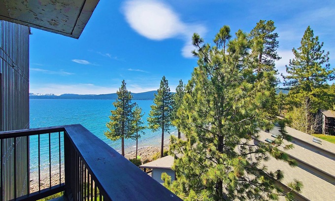 Brockway Eigentumswohnung | AKTUALISIERTE BROCKWAY-FRÜHLINGE 3 SCHLAFZIMMER, 2 BAD-WOHNUNG AUF DEM SEE MIT ANSICHTEN